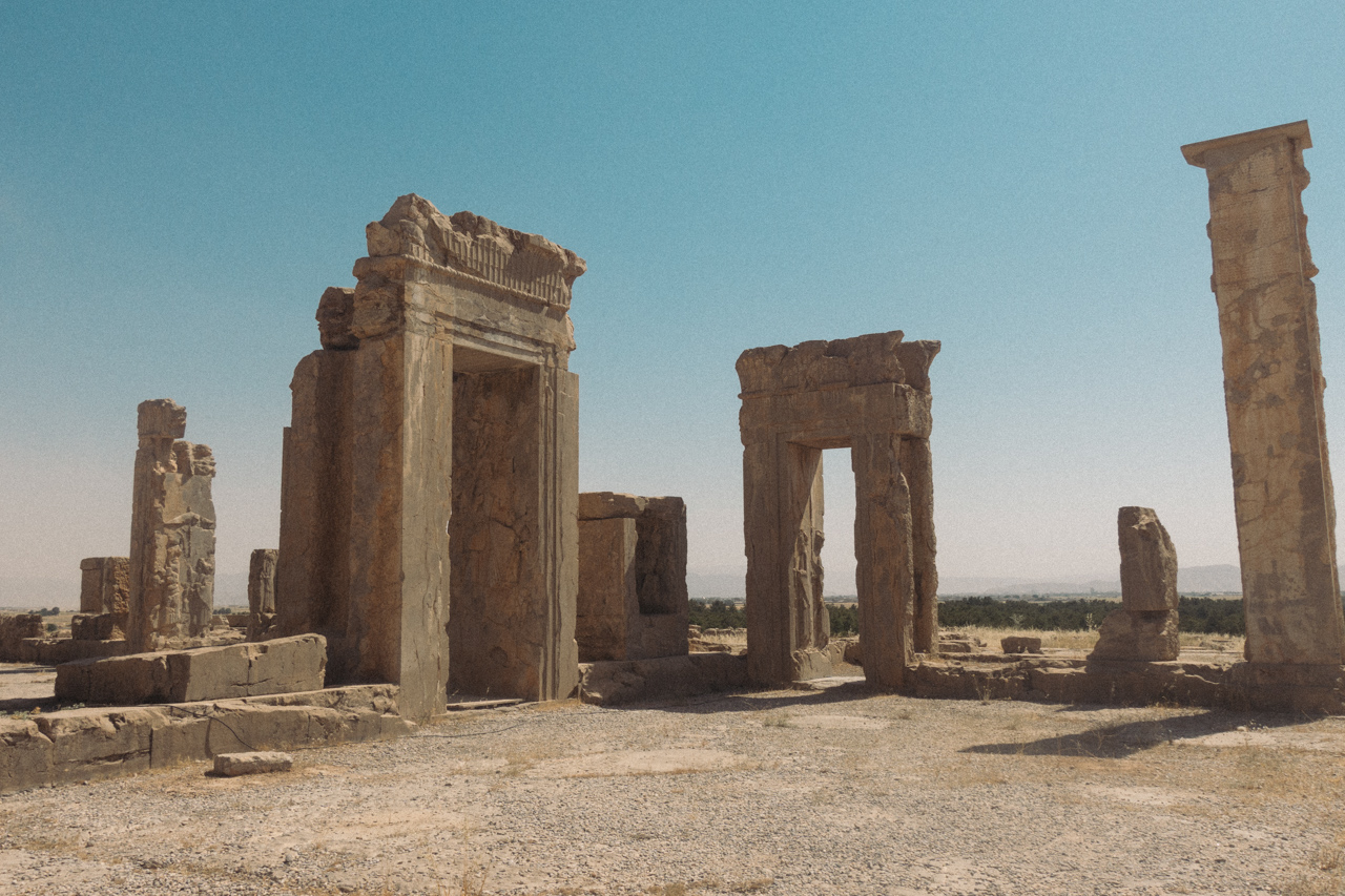 Persepolis（ペルセポリス）：破壊されたペルシア帝国の都 世界23周の旅｜WORLD ODYSSEY 23 Laps Rond