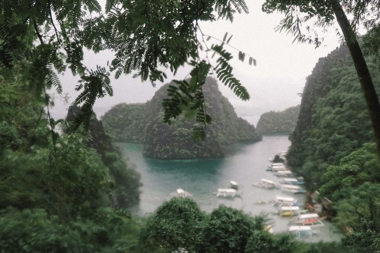 Palawan Coron Island Skeleton wreck|パラワン:コロン島〜沈没船が眠る楽園 世界23周の旅