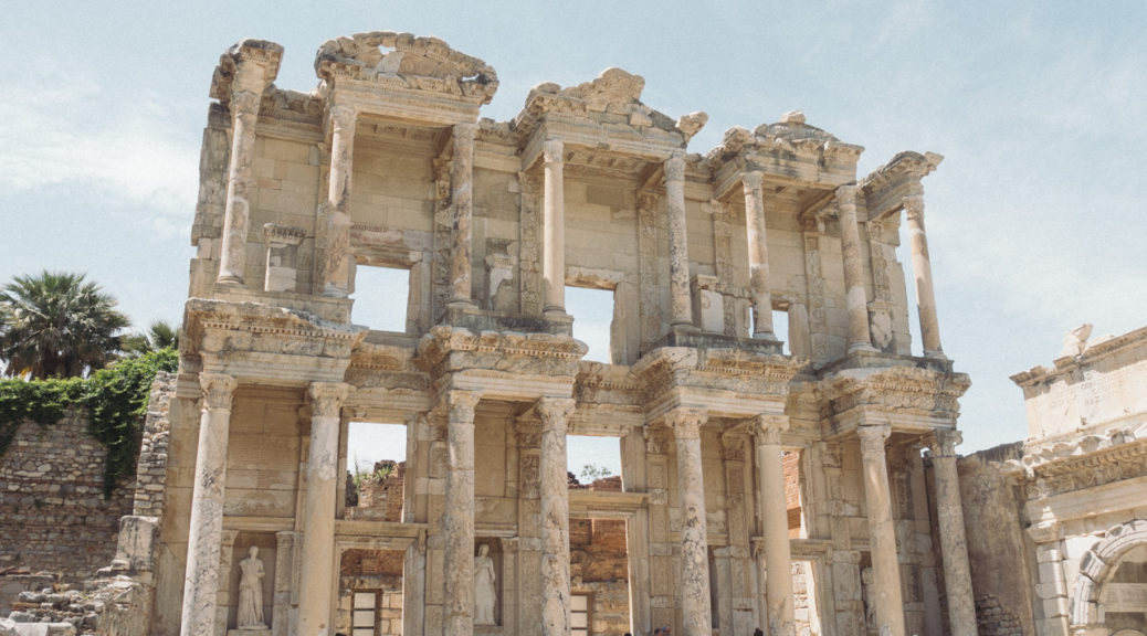 Ephesus Selcuk And Temple Of Artemis In Ephesos セルチュクと世界七不思議エフェス遺跡のアルテミス神殿 世界23周の旅 World Odyssey 23 Laps Rond The World