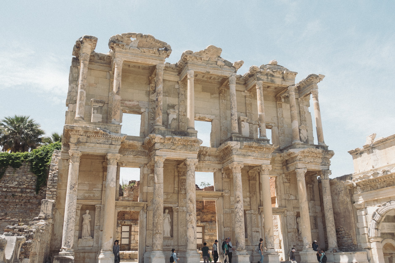 Ephesus Selcuk And Temple Of Artemis In Ephesos セルチュクと世界七不思議エフェス遺跡のアルテミス神殿 世界23周の旅 World Odyssey 23 Laps Rond The World